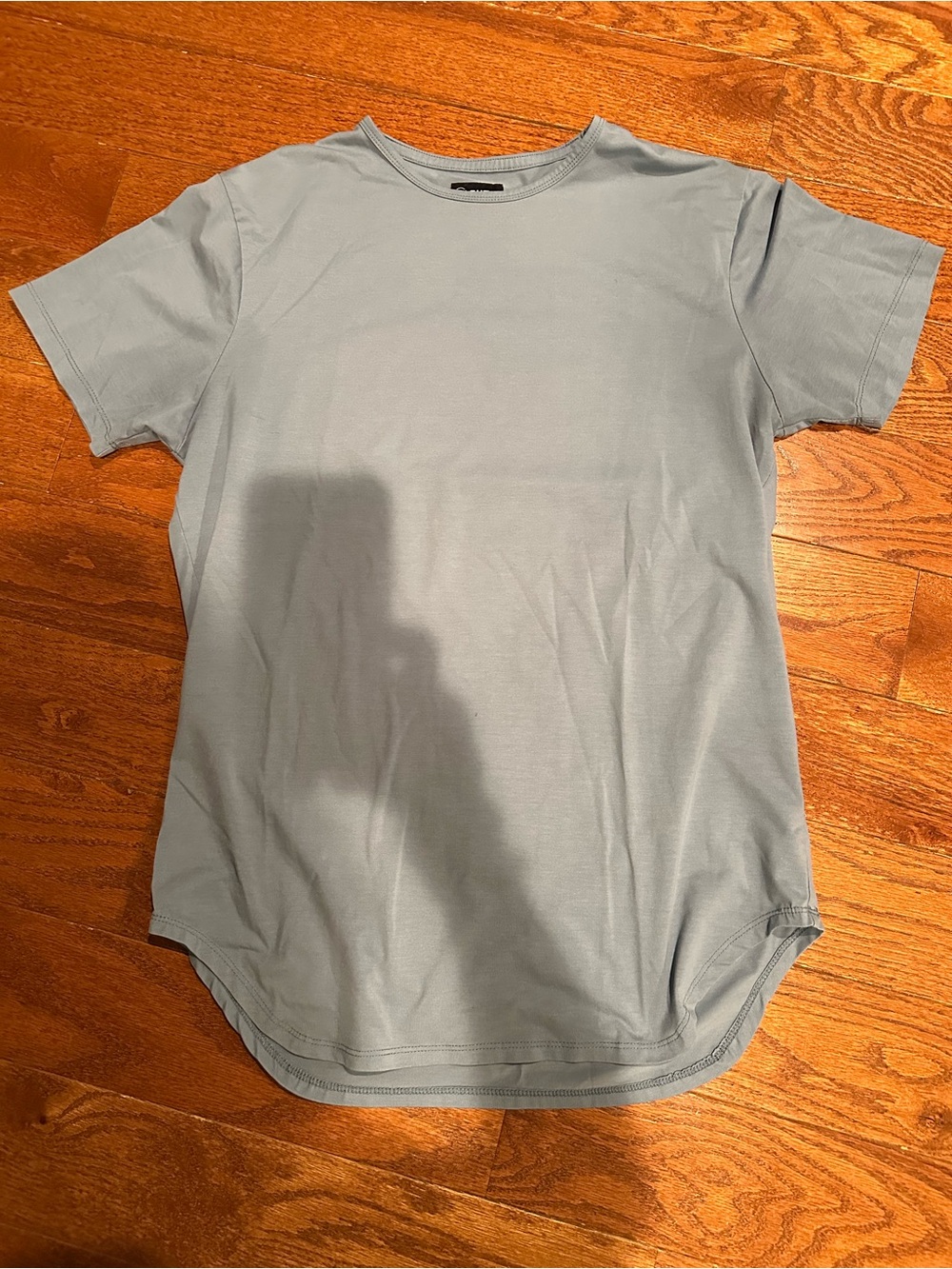 **NWOT** Men's CUTS elongated Short-Sleeve Crewneck T-Shirt